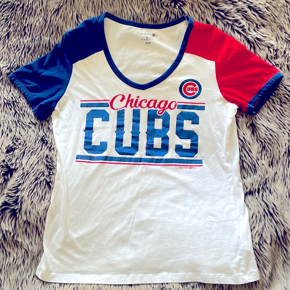 Size Large CUBS t-shirt